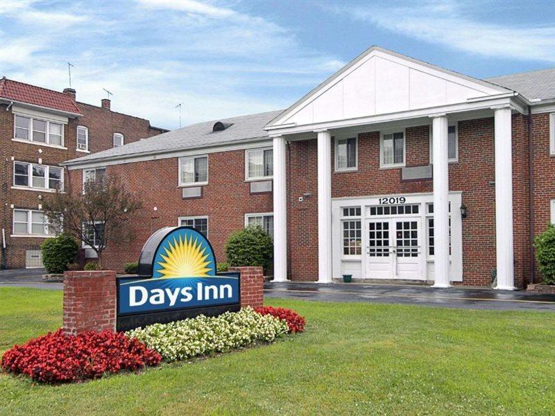 Days Inn By Wyndham Cleveland לייקווד מראה חיצוני תמונה