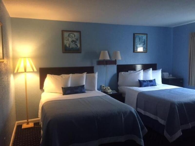 Days Inn By Wyndham Cleveland לייקווד מראה חיצוני תמונה