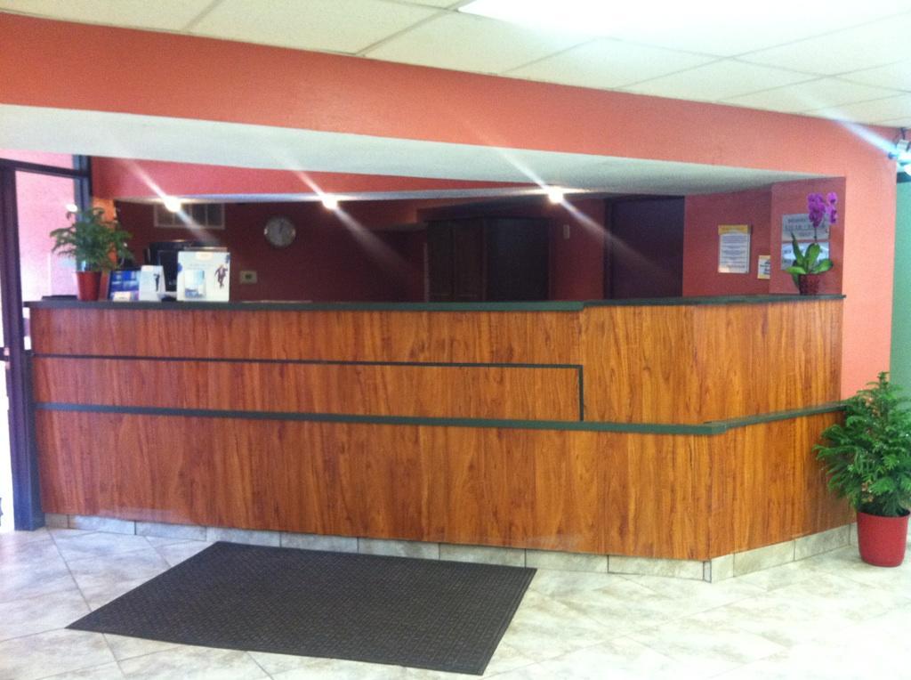 Days Inn By Wyndham Cleveland לייקווד מראה חיצוני תמונה